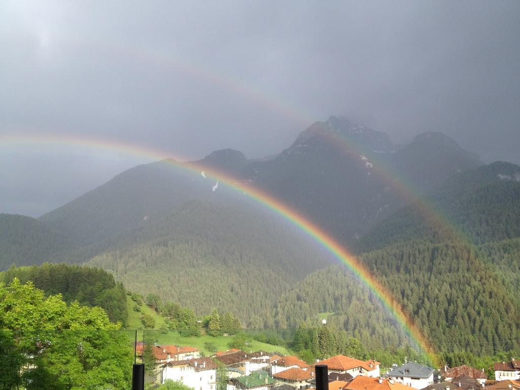 Fra Rose E Mughi Bed & Breakfast Domegge di Cadore Exterior photo